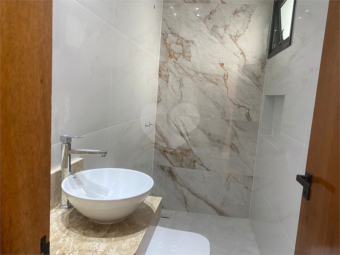 Casa à venda com 3 quartos, sendo 1 suíte, no condomínio Horto Florestal Villagio, Sorocaba - SP