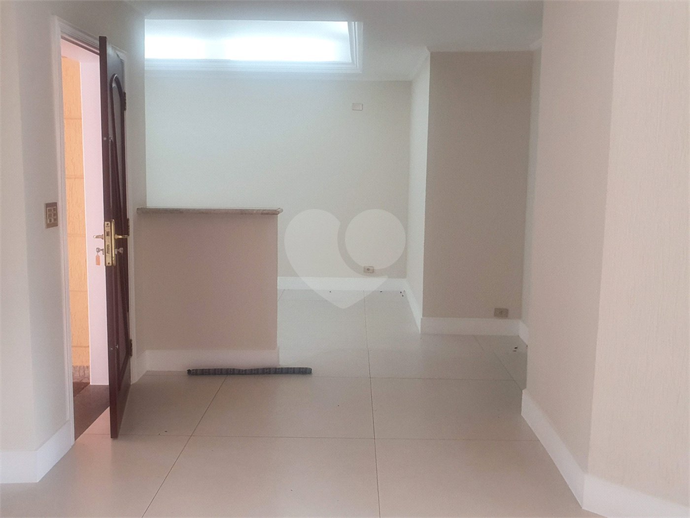 Casa à venda com 4 quartos, sendo 2 suítes,  no condomínio Lake Louise, São Paulo - SP