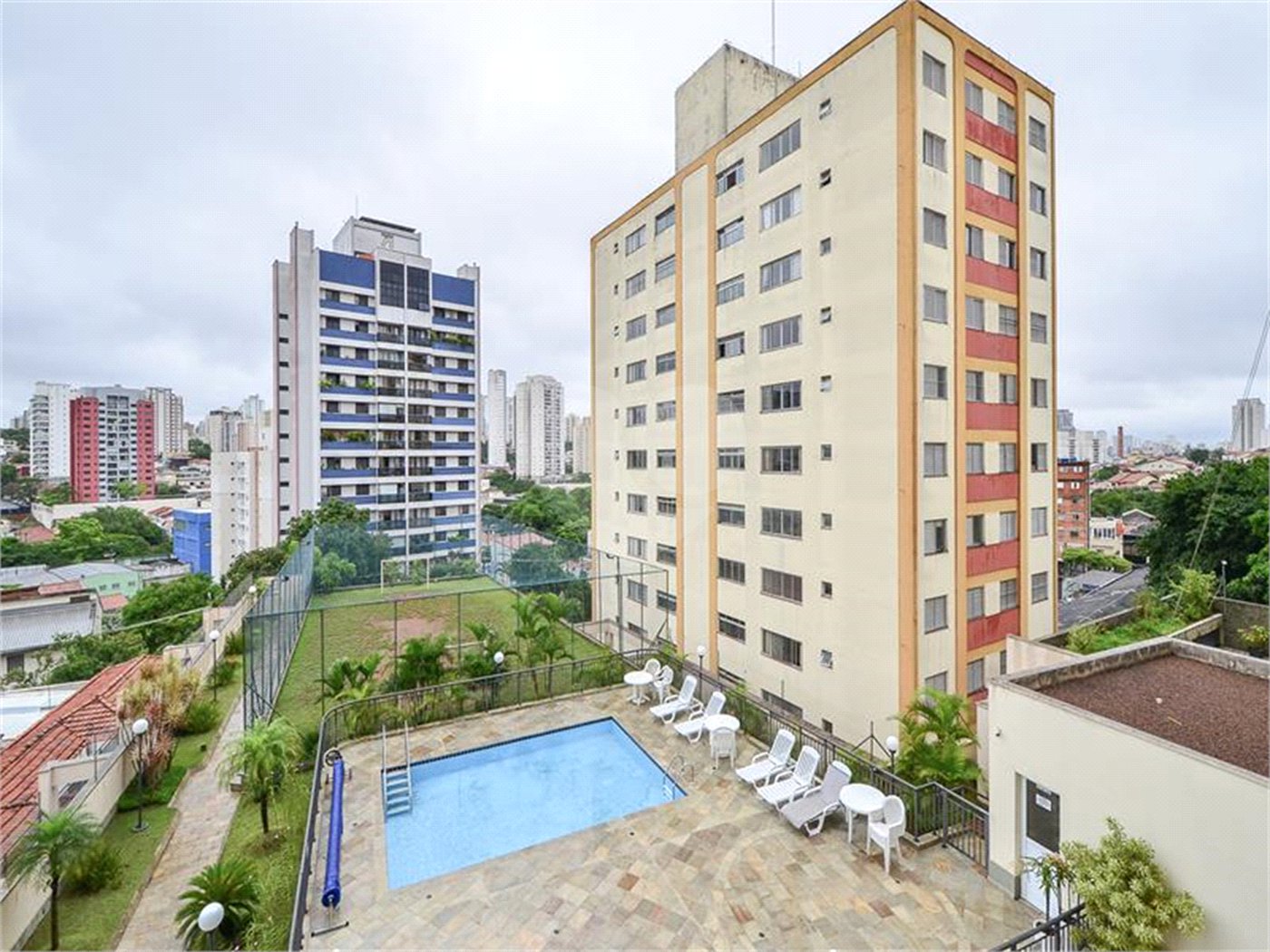 Apartamento à venda com 3 quartos, sendo 1 suíte, em Vila Gumercindo, São Paulo, SP