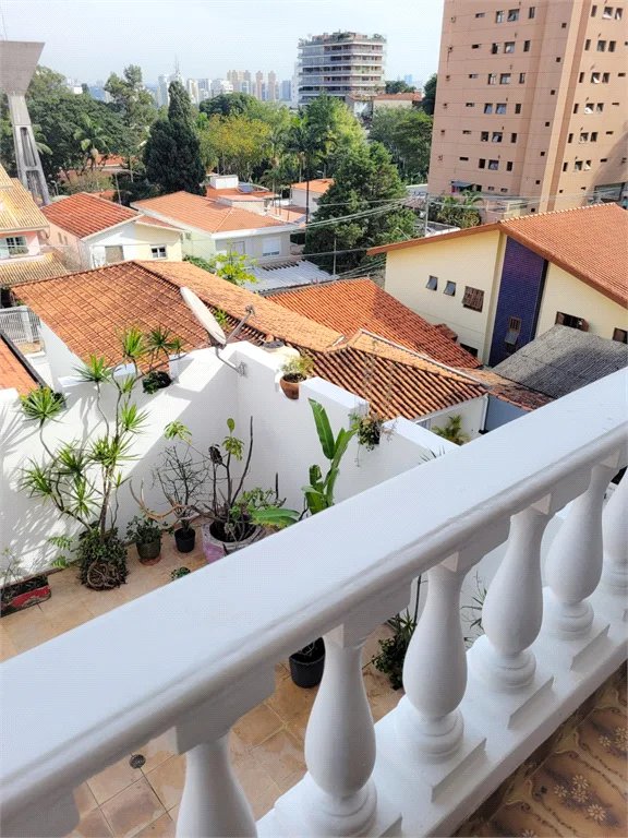 Sobrado à venda com 4 quartos, sendo 2 suítes, em Vila Madalena, São Paulo, SP