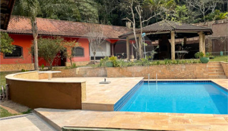 Casa à venda ou para alugar com 4 suítes no condomínio Alpes da Cantareira, Mairiporã - SP