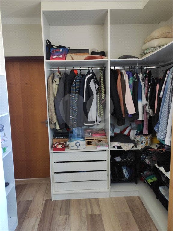 Casa à venda com 4 quartos, sendo 3 suítes,  no condomínio Aruã Brisas II, Mogi das Cruzes - SP
