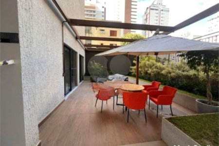 Apartamento com 27m², 1 dormitório, à venda na Vila Olímpia.