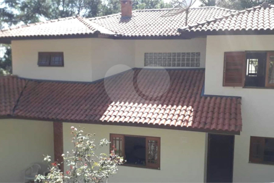 Casa à venda com 3 quartos, sendo 4 suítes,  no condomínio Alpes da Cantareira, Mairiporã - SP