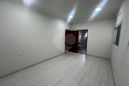 Casa à venda com 3 suítes em Vila Popular, Itapetininga, SP