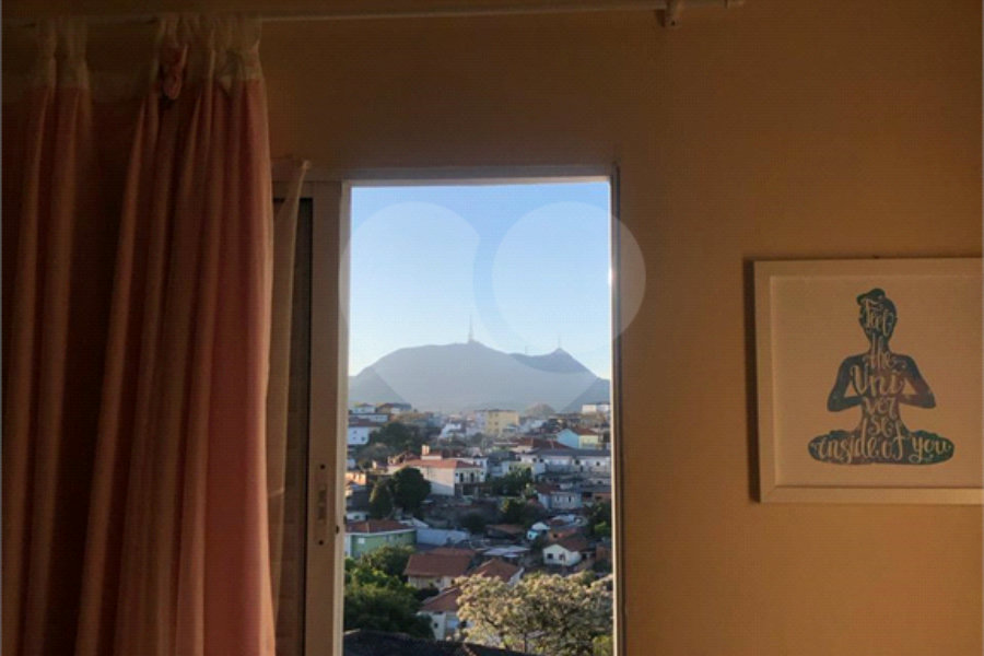 Sobrado à venda com 3 quartos, sendo 1 suíte, em Vila Mangalot, São Paulo, SP