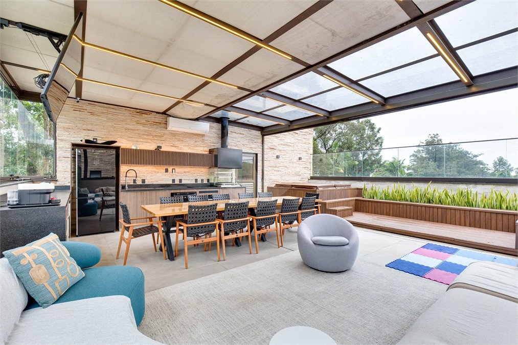 Casa à venda com 4 suítes no condomínio Jardim Flora, São Paulo - SP