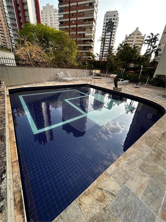Apartamento à venda com 3 quartos, sendo 1 suíte,  em Vila Andrade, São Paulo, SP
