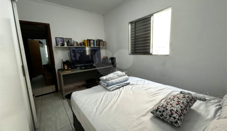 Casa à venda com 4 quartos, sendo 2 suítes,  em Vila Buenos Aires, São Paulo, SP