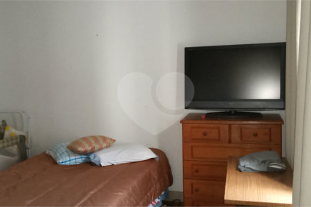 Casa com 315 m² tendo 4 dorm no Jardim da Glória.