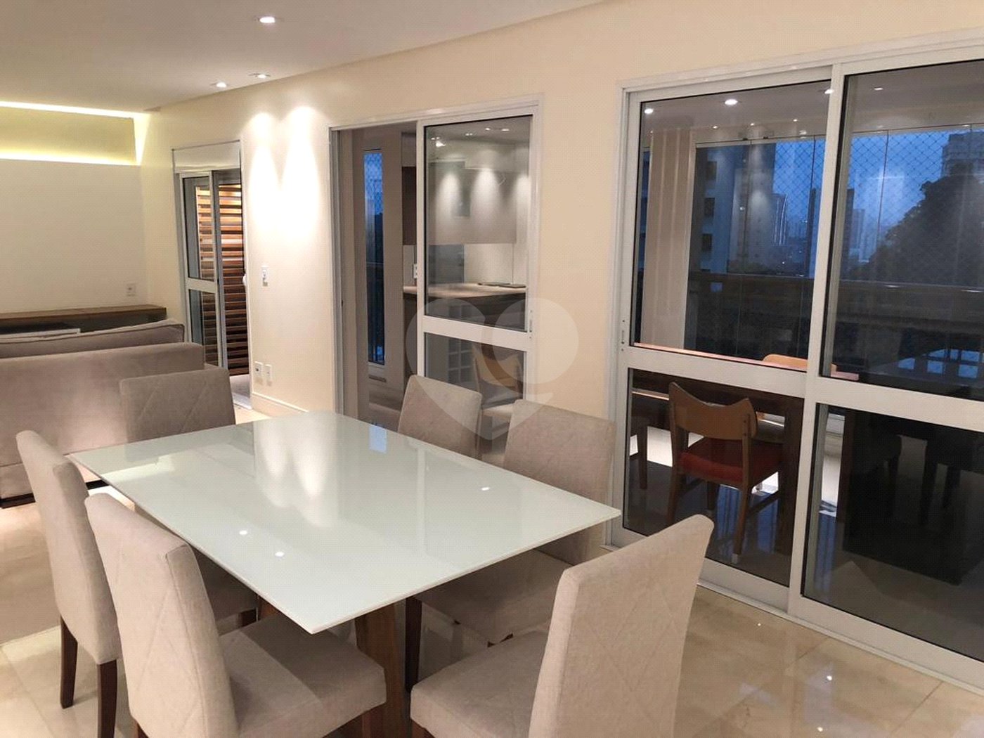 Apartamento à venda com 3 quartos, sendo 2 suítes,  em Paraíso do Morumbi, São Paulo, SP