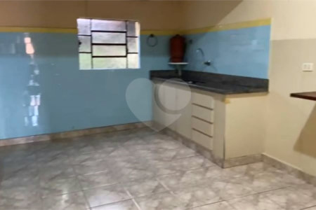 Casa à venda com 3 quartos, sendo 1 suíte,  no Centro, Salto, SP