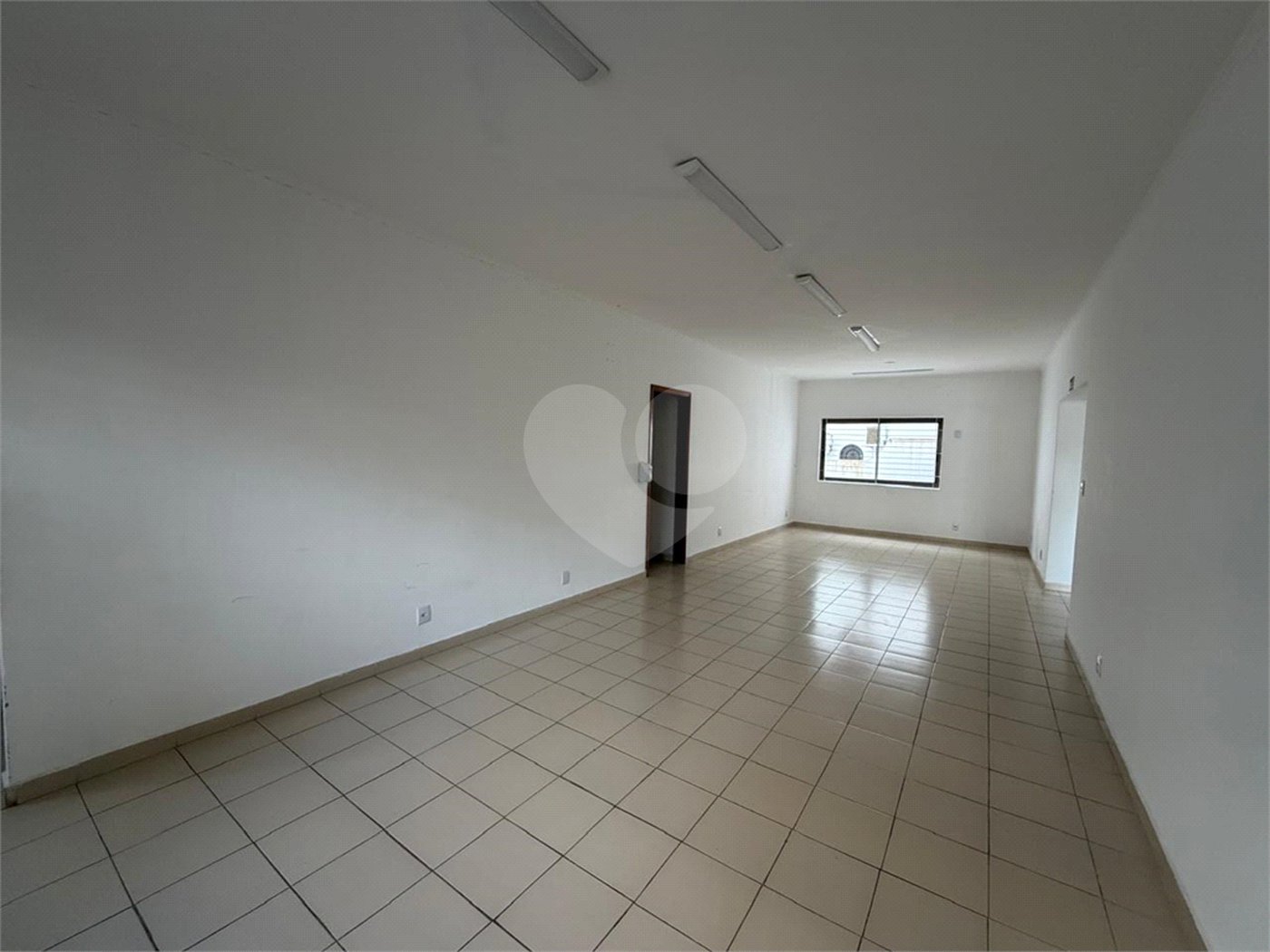 Casa para alugar com 9 quartos, sendo 3 suítes, em Jardim Panorama, Sorocaba, SP