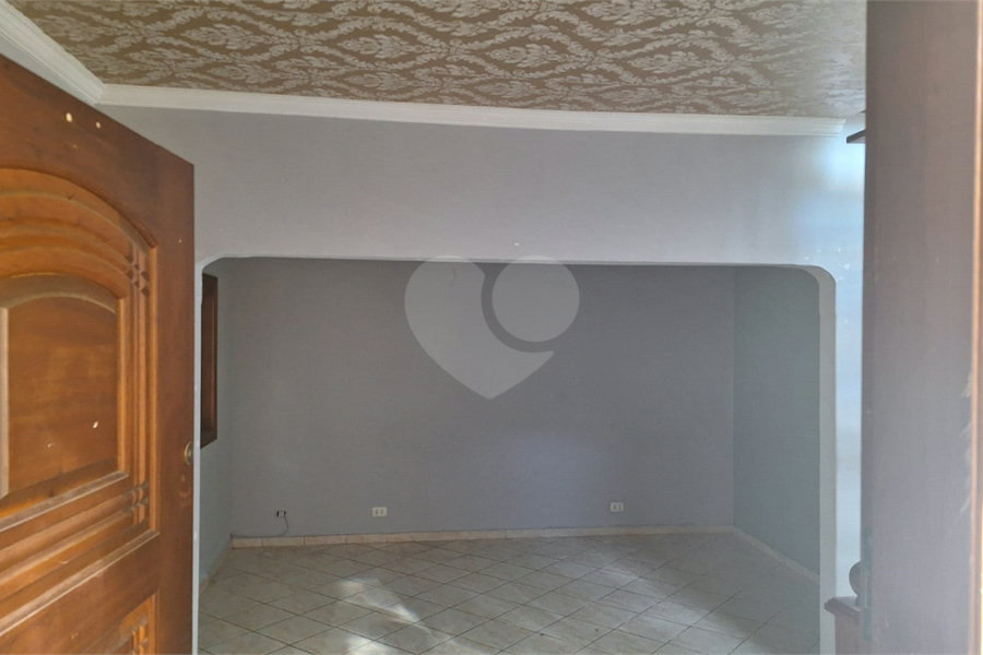 Sobrado para alugar com 4 quartos, sendo 3 suítes, em Vila Nivi, São Paulo, SP