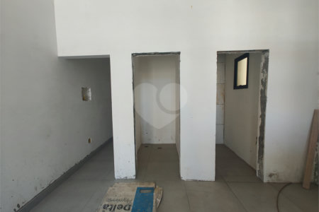 Casa Térrea à venda com 3 suítes em Jardim do Lago, Atibaia, SP