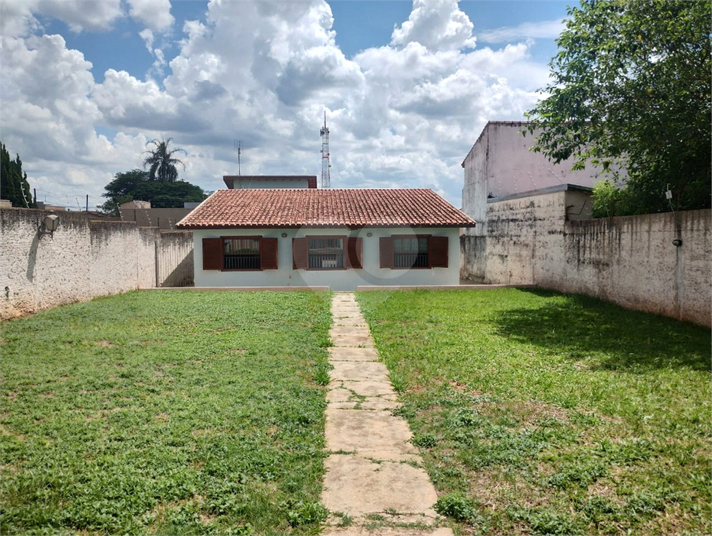 Casa à venda com 5 quartos, sendo 1 suíte, em Parque da Lagoa, Itapetininga, SP