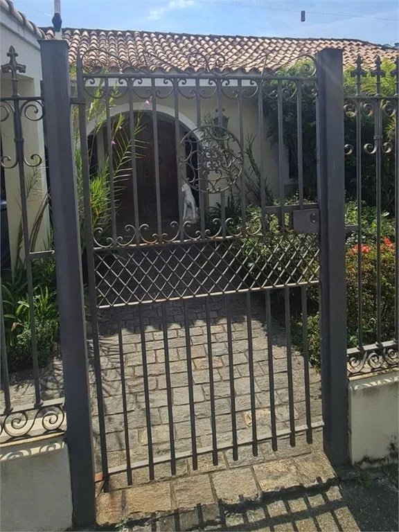 Casa à venda com 4 quartos, sendo 2 suítes, no condomínio Comendador Elias Jafet, São Paulo - SP