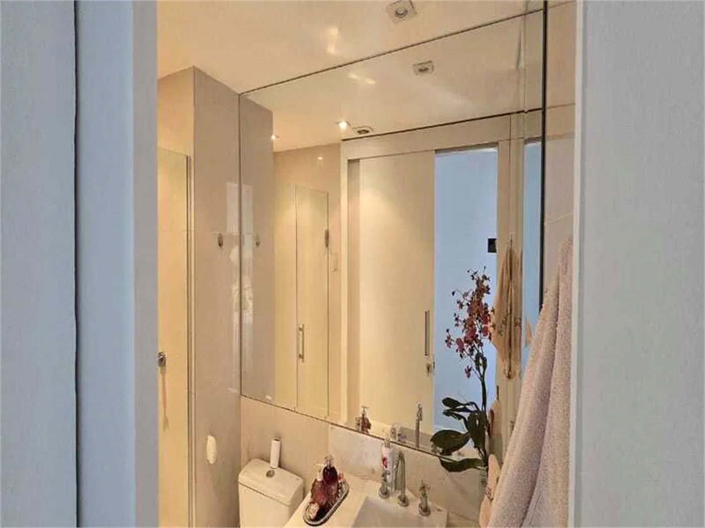 Apartamento à venda com 2 quartos, sendo 1 suíte, em Vila Gertrudes, São Paulo, SP