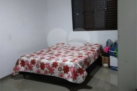 Sobrado à venda com 3 quartos, sendo 1 suíte, em Chora Menino, São Paulo, SP