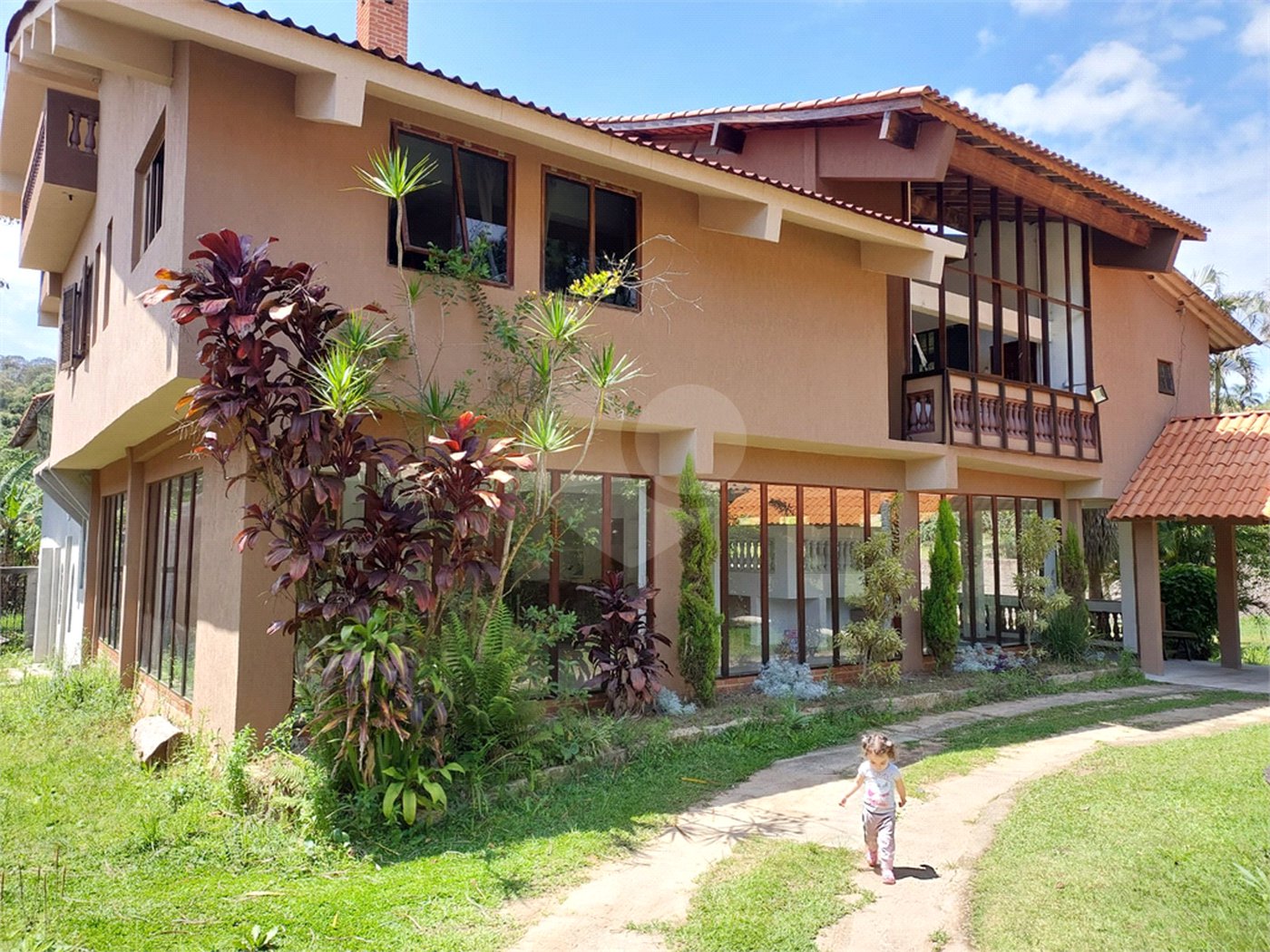 Chácara à venda com 8 quartos, sendo 7 suítes, em Jardim Chácara Méa, Suzano, SP