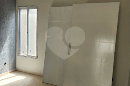Casa à venda com 3 quartos, sendo 2 suítes, no condomínio Sollares, Araraquara - SP