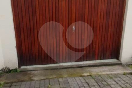 Sobrado à venda com 3 quartos, sendo 1 suíte,  em Parque Vitória, São Paulo, SP