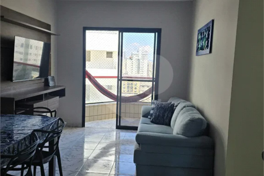 Belíssimo apartamento recém reformado na Praia Grande.