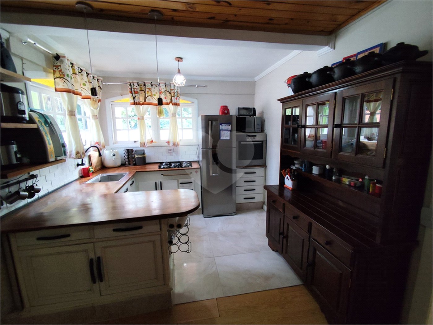 Casa à venda com 3 quartos, sendo 1 suíte, no condomínio Caconde, São Bernardo do Campo - SP