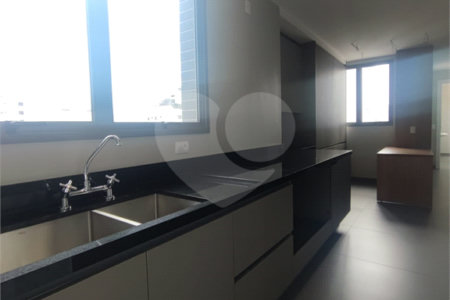 Cobertura à venda com 3 suítes em Vila Nova Conceição, São Paulo, SP