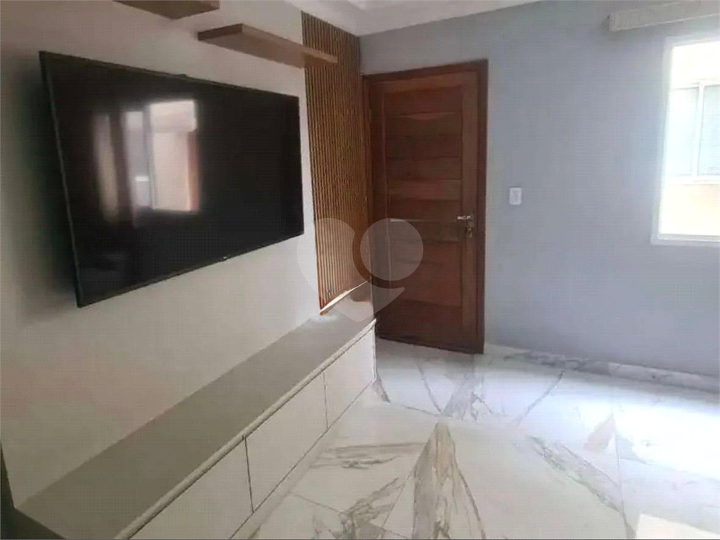 Casa à venda com 2 quartos no condomínio Karolyne, Votorantim - SP