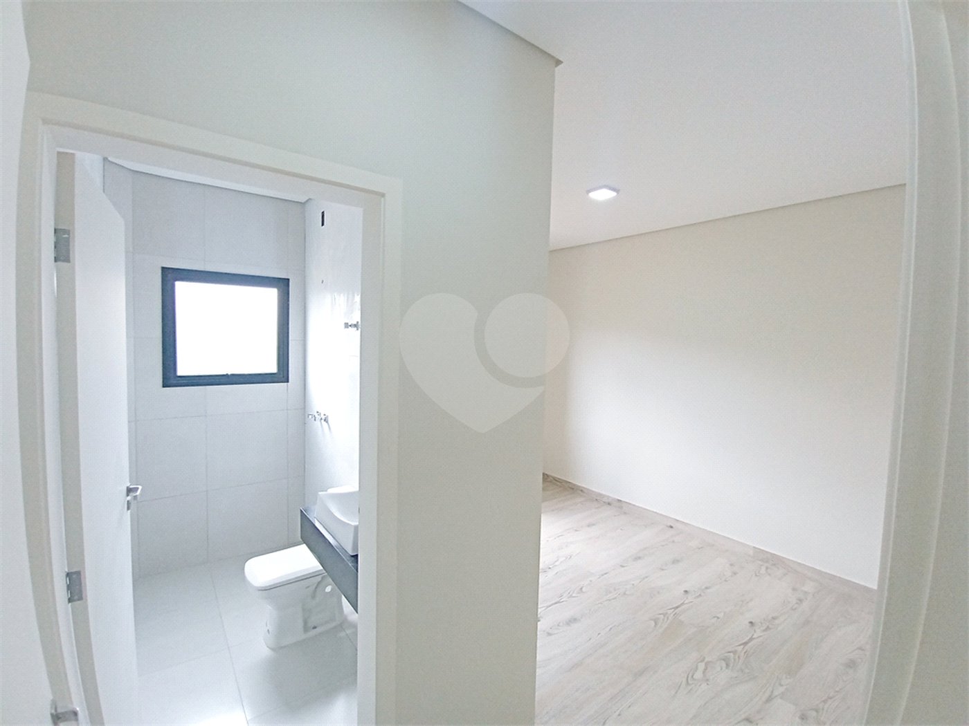 Casa à venda com 3 suítes no condomínio Reserva dos Jatobás, Louveira - SP