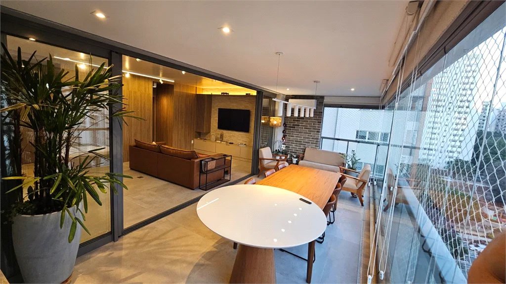 Apartamento à venda ou para alugar com 3 suítes em Brooklin Paulista, São Paulo, SP