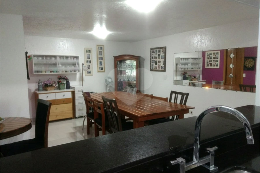 Sobrado à venda com 4 quartos, sendo 1 suíte,  em Vila Guilherme, São Paulo, SP