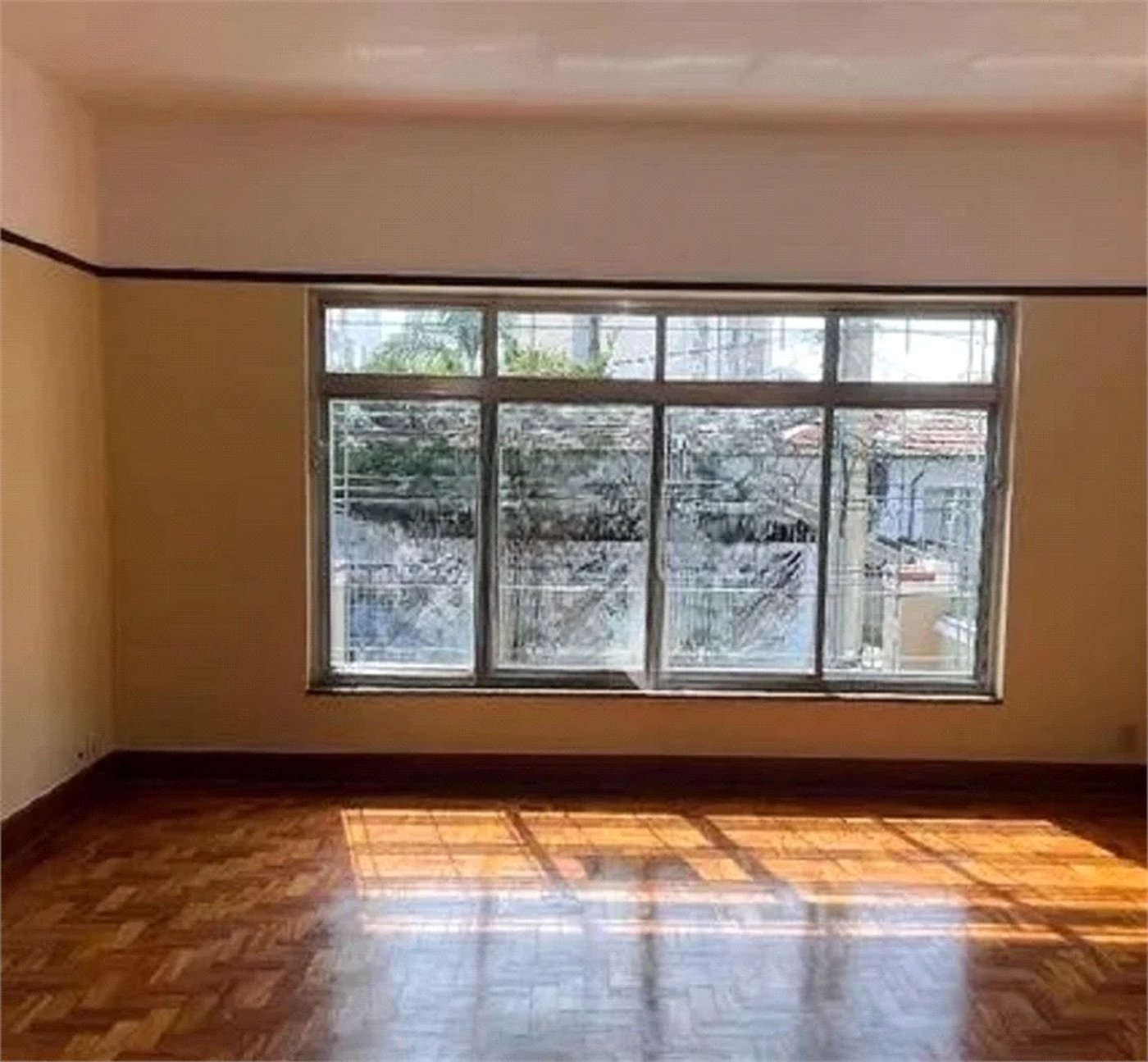 Sobrado à venda com 4 quartos, sendo 1 suíte,  em Alto da Lapa, São Paulo, SP