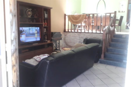 Sobrado à venda com 5 quartos, sendo 3 suítes, em Jardim dos Pinheiros, Atibaia, SP
