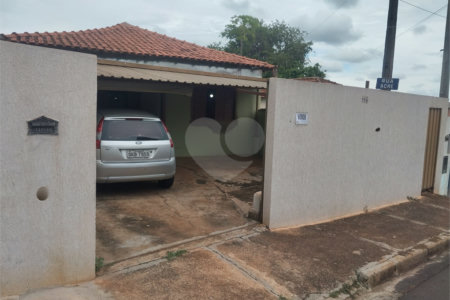 Casa de Vila à venda com 3 quartos em Vila Vieira (vila Xavier), Araraquara, SP