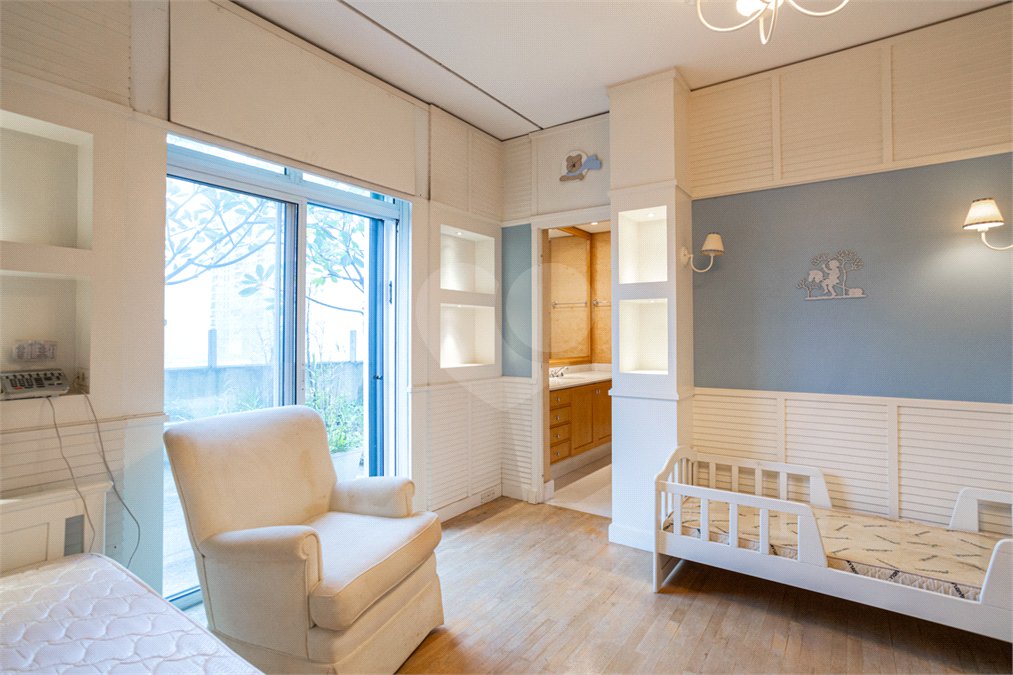 Apartamento à venda com 4 suítes em Jardim Paulistano, São Paulo, SP