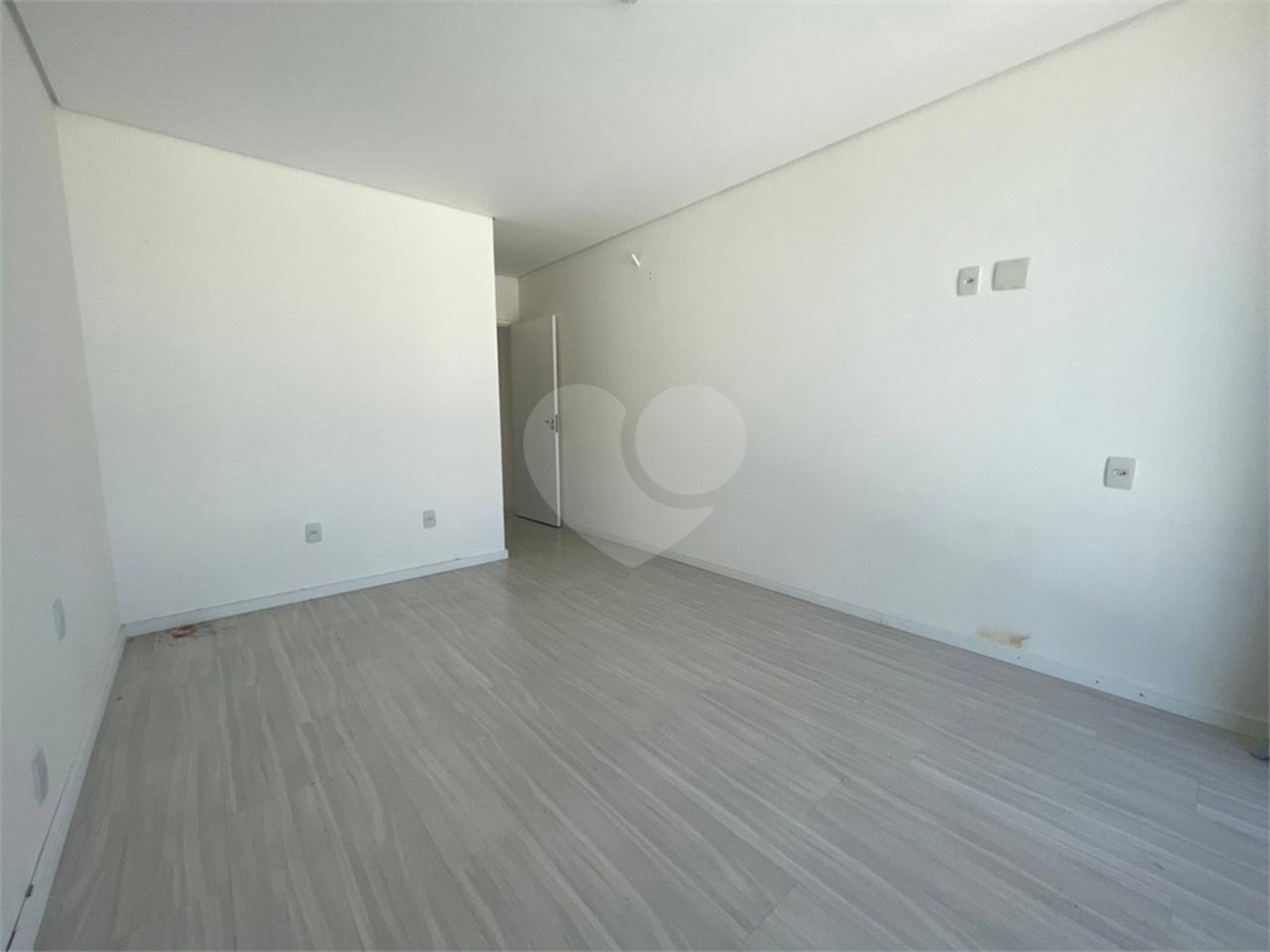 Casa à venda com 3 quartos, sendo 1 suíte, em Jardim Semiramis, Cotia, SP