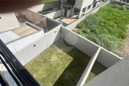 Sobrado à venda ou para alugar com 3 suítes em Jardim do Lago, Atibaia, SP