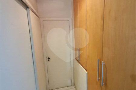 Casa à venda com 3 quartos, sendo 1 suíte, no condomínio Moradas do Ipê, São Paulo - SP