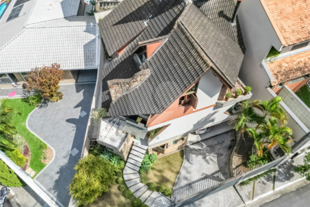 Casa à venda com 4 quartos, sendo 2 suítes, em Jardim Marajoara, São Paulo, SP