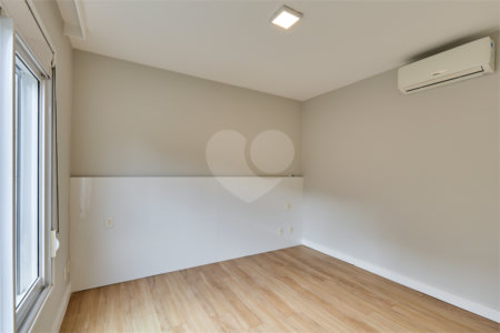 Apartamento à venda com 4 quartos, sendo 3 suítes, em Granja Julieta, São Paulo, SP