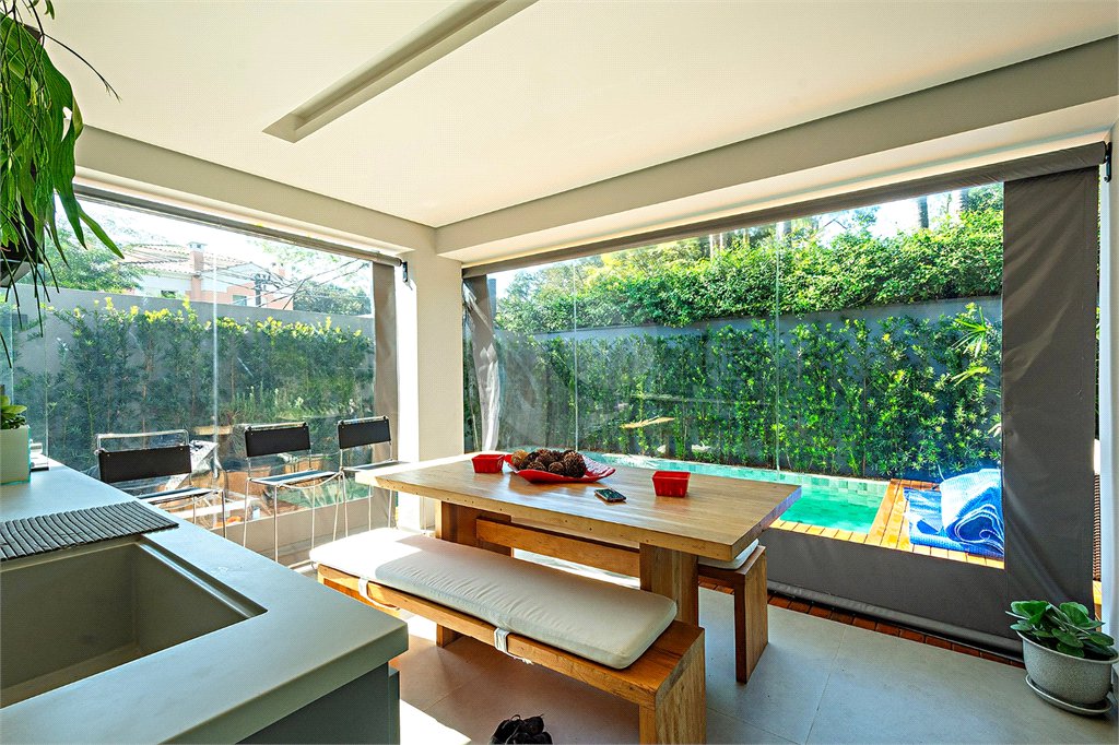 Casa à venda com 3 suítes no condomínio Reserva 8, São Paulo - SP