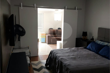 Sobrado à venda com 3 quartos em Vila Vitório Mazzei, São Paulo, SP