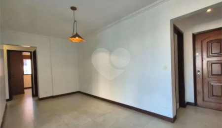 Apartamento à venda com 3 quartos, sendo 1 suíte,  em Jardim das Vertentes, São Paulo, SP