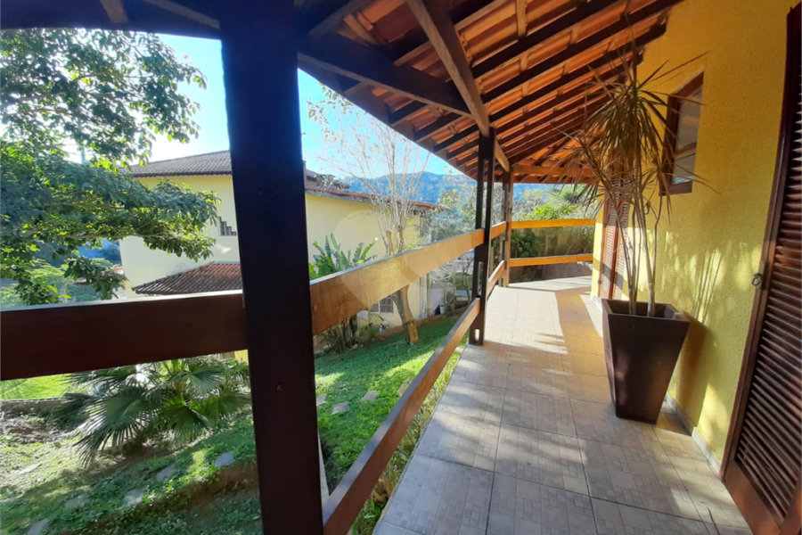 Casa à venda com 5 quartos, sendo 1 suíte, no condomínio Alpes de Mairiporã, Mairiporã - SP