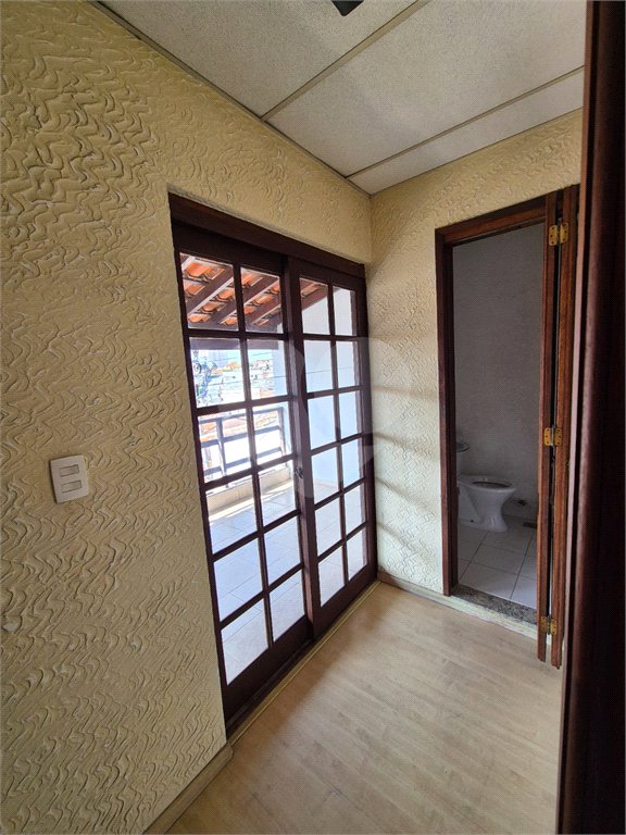 Sobrado à venda com 3 suítes em Chácara Seis de Outubro, São Paulo, SP