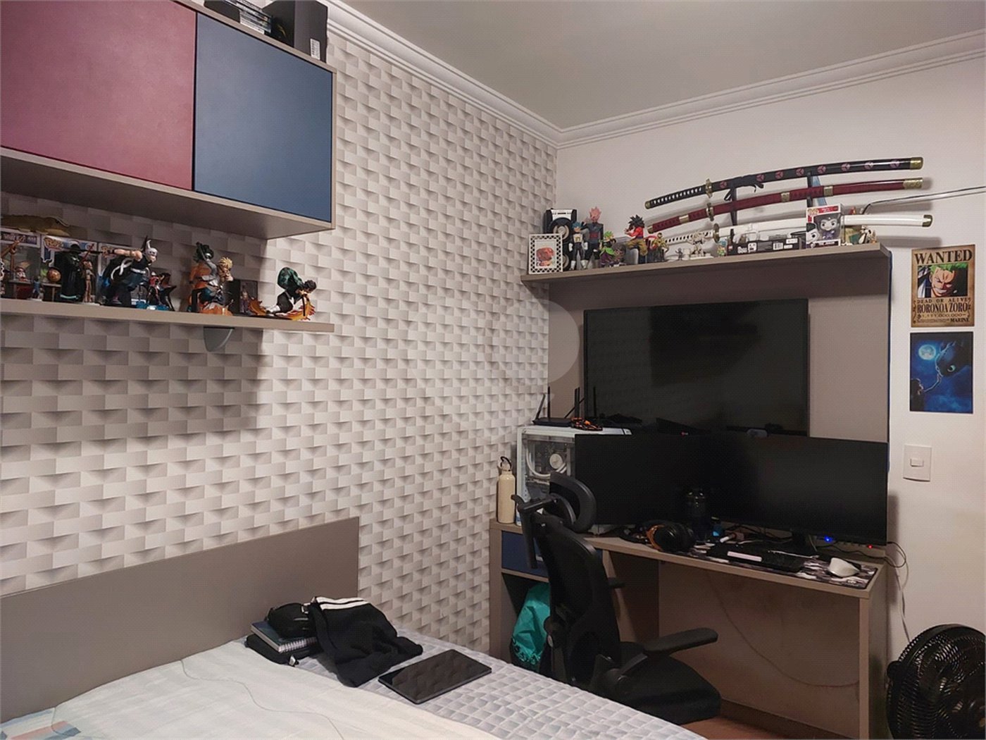 Casa à venda com 3 quartos, sendo 1 suíte, no condomínio Algarve Residencial, São Paulo - SP