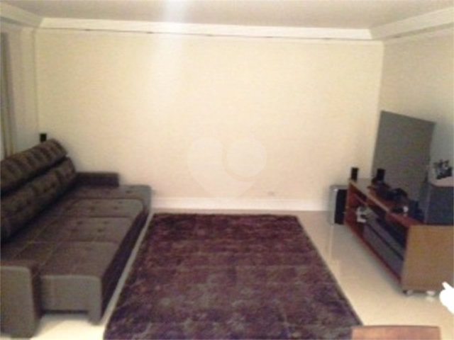 Casa à venda com 3 quartos, sendo 1 suíte,  no condomínio Residencial Água Fria, São Paulo - SP