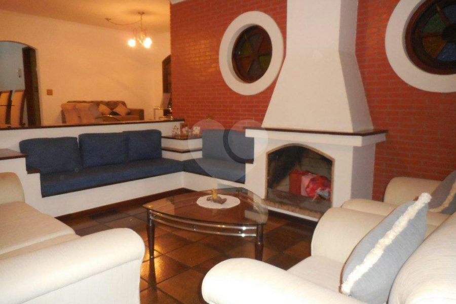 Casa à venda com 3 quartos, sendo 1 suíte, em Piraporinha, Diadema, SP